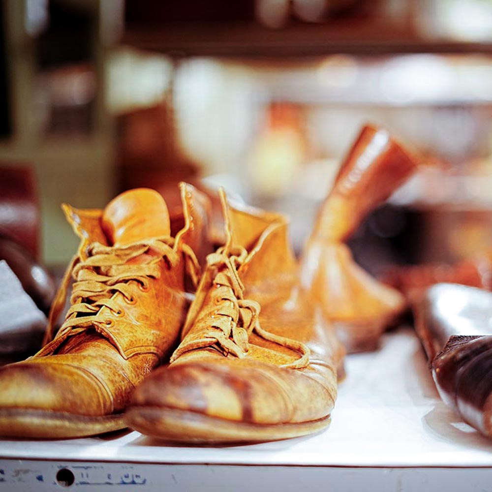 image of artefacts and antiques formerly in the Hale Aloha in Lahaina.